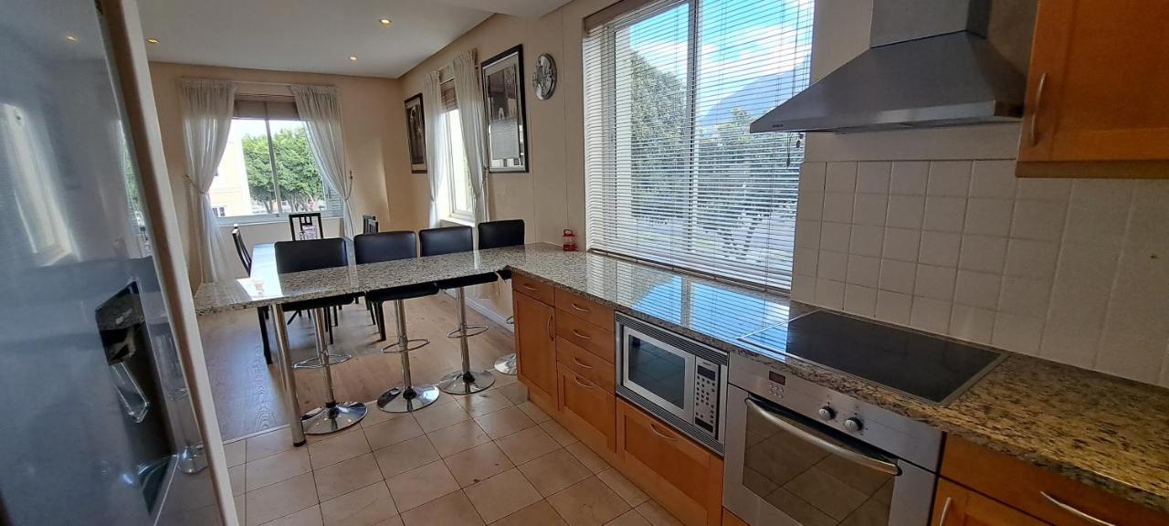 Apartment V&a Waterfront Marina Family 201 Altmore